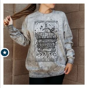 New A Reader Lives A Thousand Lives crew small